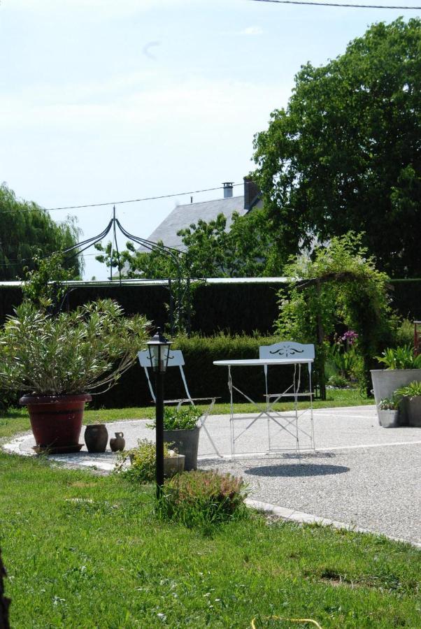 Chambre D'Hotes "Les Paturelles" Fougeres-sur-Bievre Exterior photo