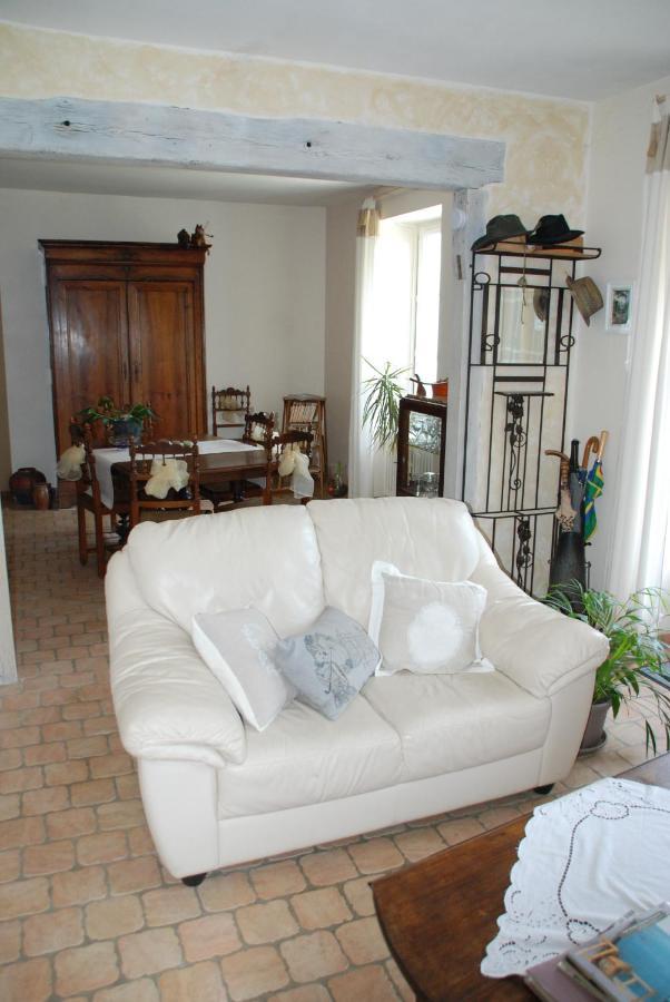 Chambre D'Hotes "Les Paturelles" Fougeres-sur-Bievre Exterior photo